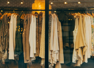 PRAKTIČNO: Uz pomoć marame od stare košulje napravite novu (VIDEO)