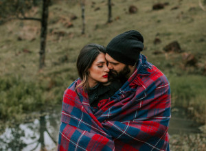 ROMANTIKA ILI EVOLUCIJA: Naučnici su „rešili“ misteriju zašto je ženama uvek hladnije nego muškaracima