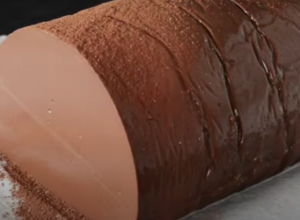 SAN SNOVA SVAKE ŽENE: Ovaj kolač sprema se brzo, a toliko je kremast i čokoladan da ćete ga OBOŽAVATI!