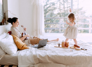 10 NAJLEPŠIH IMENA ZA DEVOJČICU: Znače život i donose sreću!