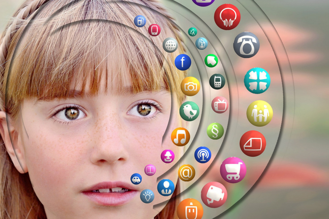 POSLEDICE DRUŠTVENIH MREŽA: Na mlade utiču jako loše, a evo šta da rade roditelji