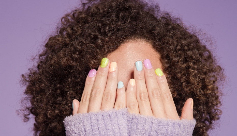 Saznajte kakav je neko kada MU POGLEDATE U NOKTE