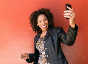 SREĆNE VESTI ZA ŽENE U MENOPAUZI: Ovo je dobar razlog da jedete ČOKOLADU!