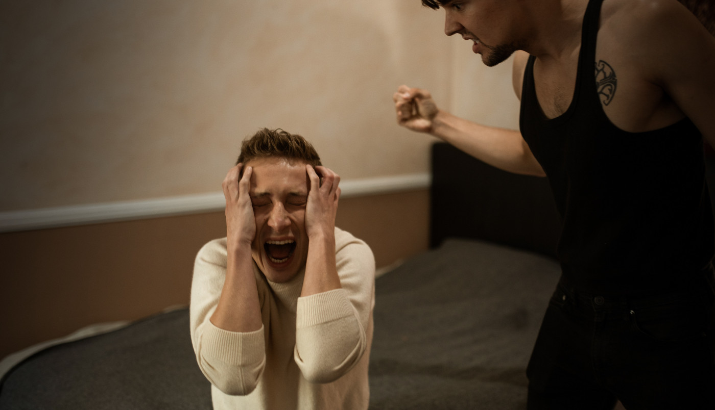 MANIPULATORI VAM UNIŠTAVAJU SAMOPOZDANJE: Kada čujete ove fraze, bežite koliko vas noge nose!