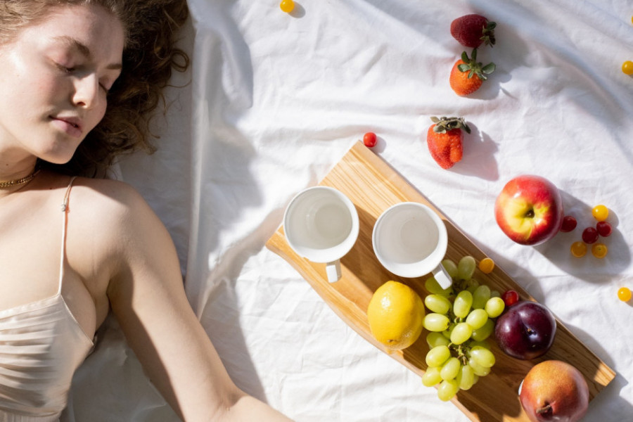 AKO ŽELITE MIRAN SAN IZBEGAVAJTE OVO: 6 stvari koje NIKAKO ne smete konzumirati pre odlaska na spavanje!