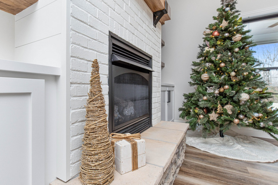 TRAŽITE SAVRŠENO MESTO ZA JELKU? Ovaj savet olakšaće vam ukrašavanje kuće!