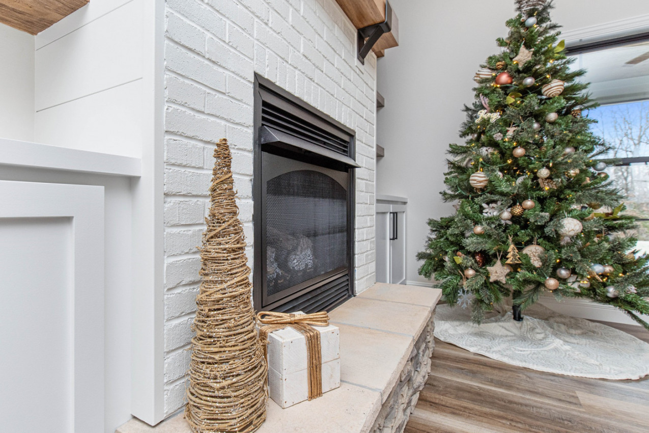 TRAŽITE SAVRŠENO MESTO ZA JELKU? Ovaj savet olakšaće vam ukrašavanje kuće!