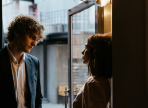 DA LI JE LJUBAZAN ILI MU SE SVIĐATE? Ovo su sigurni znaci da sa vama želi više od prijateljstva!