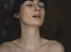 POKUŠAVATE DA UBIJETE MONOTONIJU: Ove varijacije vaše omiljene poze uzbudiće vas kao nikad!