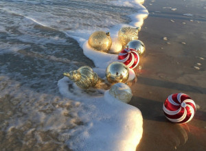 BOŽIĆ U AUSTRALIJI: Deda Mraz nema kočije već dasku za surfovanje