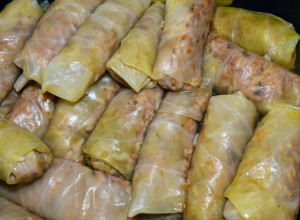 KAKO PRAVILNO SMOTATI SARMU? Vešte ruke naših baka dale su poseban pečat tadicionalnom jelu!