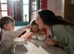MALI IZBIRLJIVCI: Kako naterati decu da se hrane zdravije?