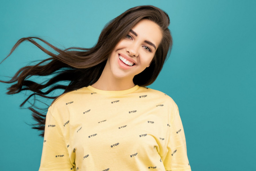 JEDNOSTAVAN TRIK ZA ČISTU I UREDNU KOSU U SVAKOM TRENUTKU: Ne, nije u pitanju šampon za suvo pranje!