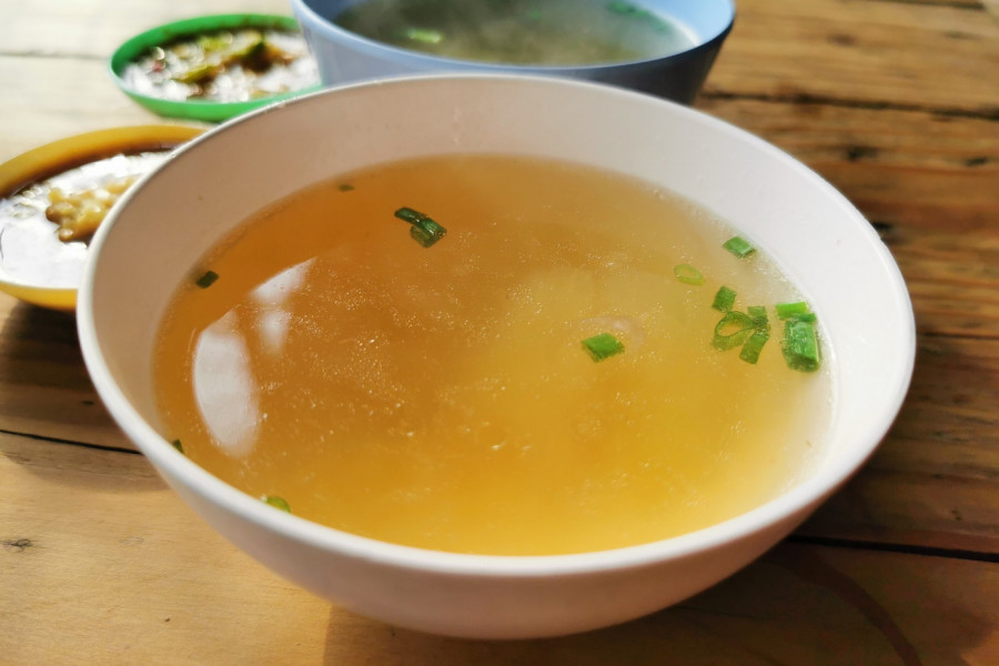 GREŠKA PRILIKOM SPREMANJA PILEĆE SUPE: Skoro sve domaćice zaboravljaju jednu stvar