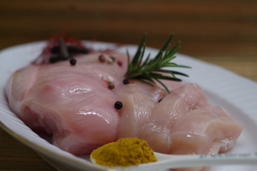 PILETINA SA PEČURKAMA: Ručak bez mnogo muke od tri sastojka