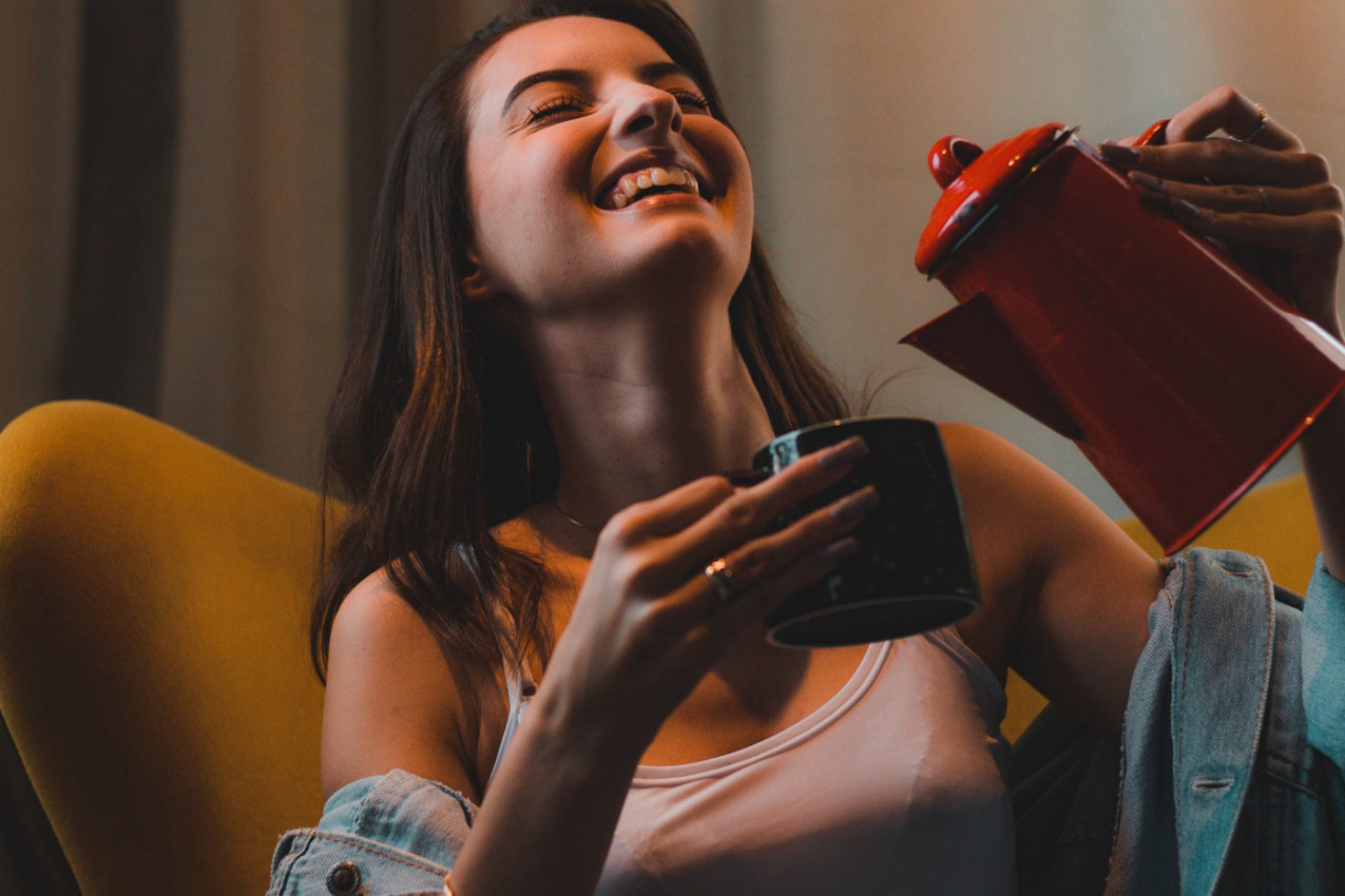 VREME DA SE NASMEJETE: Kako reaguju različite generacije na isti problem (VIDEO)