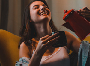 VREME DA SE NASMEJETE: Kako reaguju različite generacije na isti problem (VIDEO)