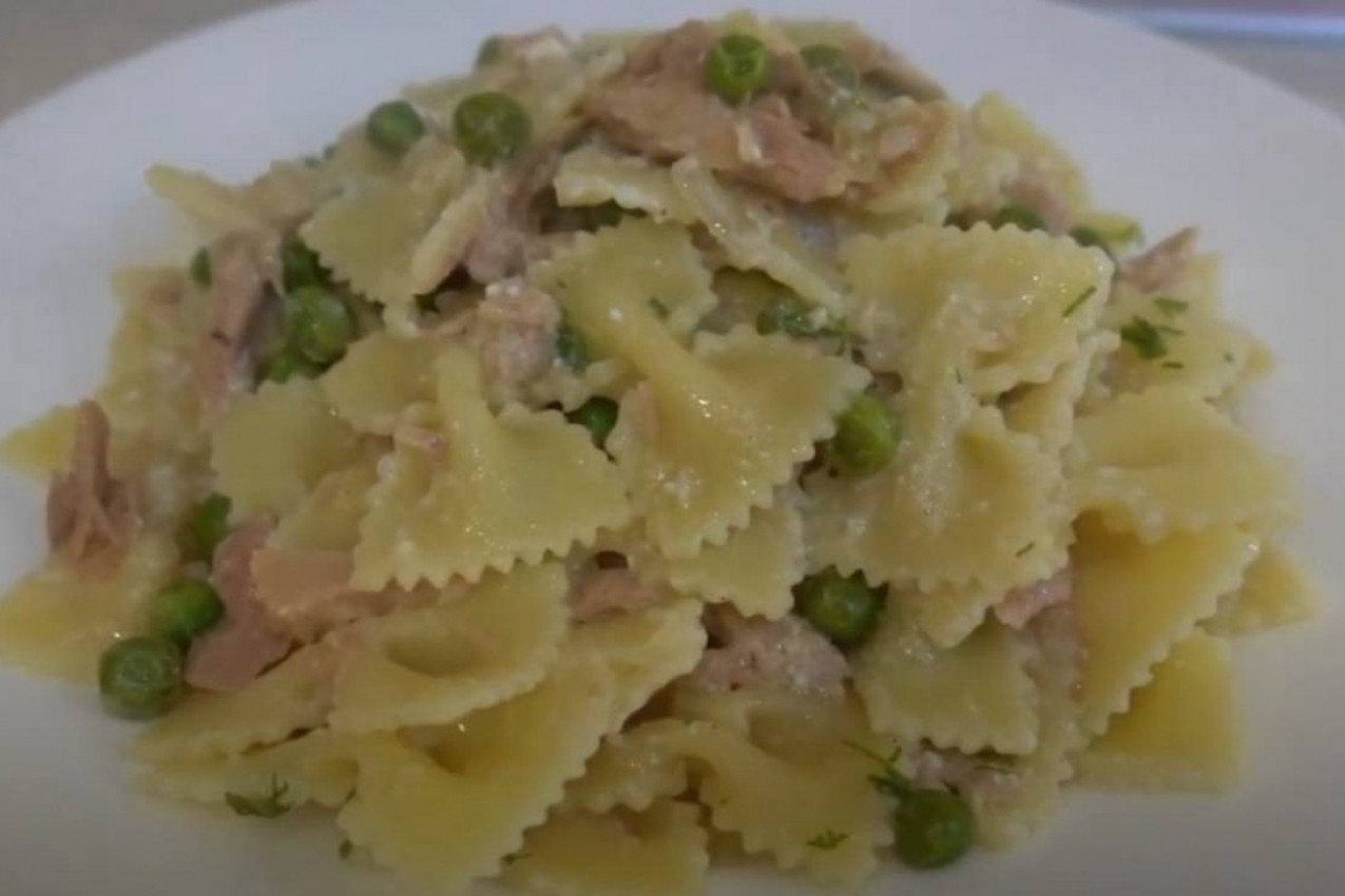 PASTA SA MALO KALORIJA: Uz malo graška i tunjevine za pola sata će biti gotov ručak