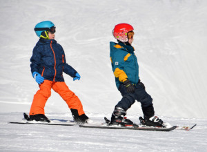 KADA JE PRAVO VREME DA DETE STANE NA SKIJE i o čemu treba voditi računa