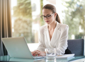 OBRAZOVANA ŽENA NE TREBA DA SE UDA ZA MAJSTORA: Psiholog napravio HAOS na mrežama!