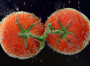 IZBEGNITE OVU GREŠKU: Evo zašto PARADAJZ ne bi trebalo držati u frižideru!