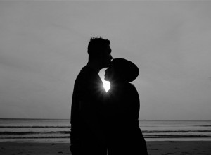 ZNATE LI KOJA JE NAJROMANTIČNIJA PESMA SVIH VREMENA? Publika izglasala ovaj veliki hit!