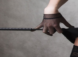 MOJA DEVOJKA VOLI DIVLJE, VEZUJE ME I DRŽI ZATVORENOG U SOBI DOK NE ISPUNIM NJENE FANTAZIJE! Neverovatno priznanje očajnog muškarca: Ne mogu više da izdržim!