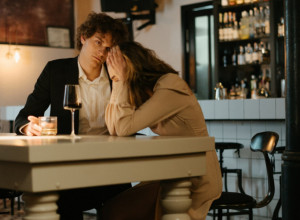 ADVOKATICA KOJA SE BAVI RAZVODIMA OTKRILA: Ovo je glavni razlog zbog kojeg pucaju brakovi a nije prevara! (FOTO)