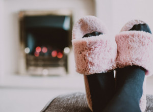 BIZARNA OBUĆA OD 30.000 DINARA JE HIT: Zbog njih ćete moliti ČUPAVE PAPUČE da se vrate!