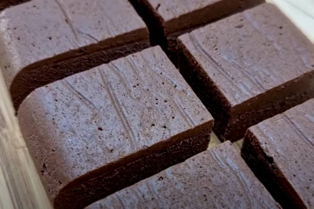 Brzi kolač bez brašna i šećera: Potrebna su vam samo dva sastojka