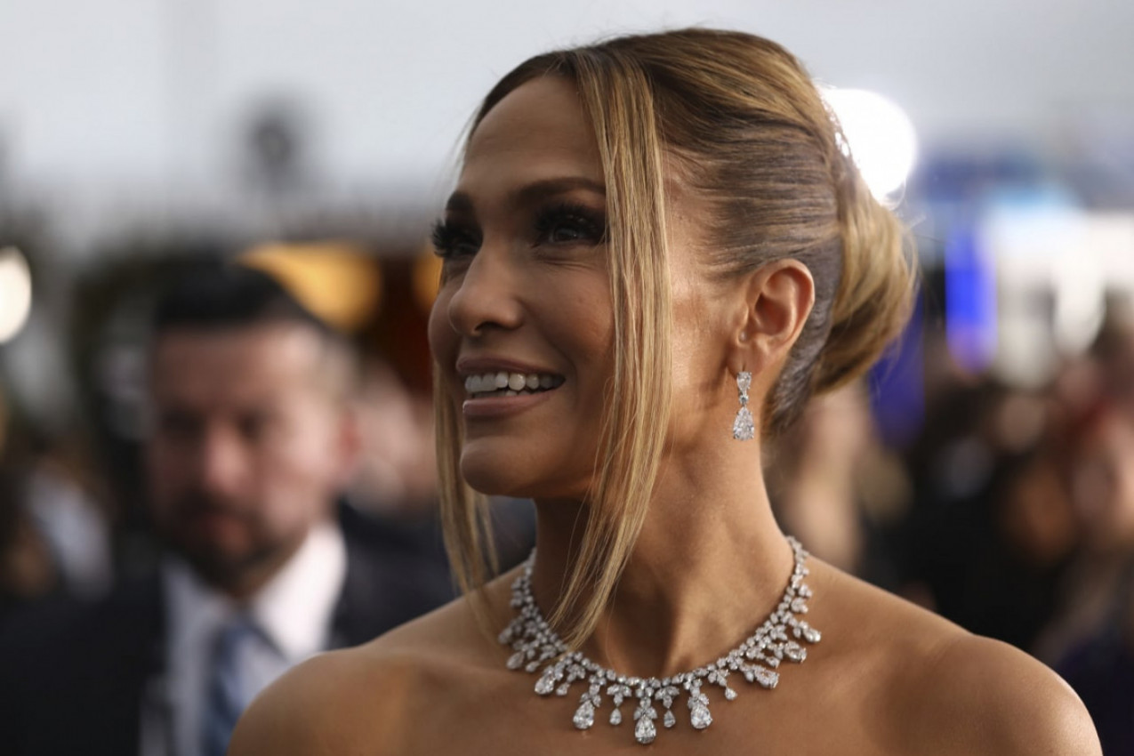 DŽEJ LO NEPREPOZNATLJIVA! Čuvena pevačica se odrekla svoje duge kose i evo kako sada izgleda! (FOTO)