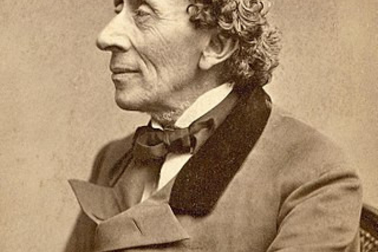 "Nije dovoljno samo živeti", reče leptir, "Potrebno je imati malo sunca, malo slobode i malo cveća"