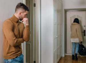 Rođaka mi je pružila smeštaj, a ja sam SPAVALA SA NJENIM DEČKOM