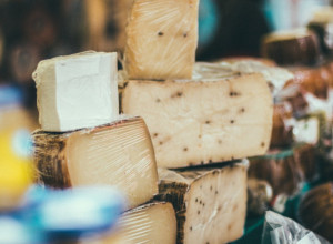 NAUČNA ISTRAŽIVANJA DOKAZALA: Sir može da izazove zavisnost, posebno OVA vrsta!