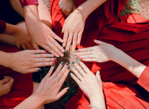 BEZ OVE BOJE NIGDE, APSOLUTNI JE HIT PROLEĆA! 12 predloga kako da vam nokti mame sve poglede!