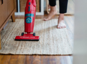 SJAJAN TRIK da spasite tepih upropašćen od nameštaja