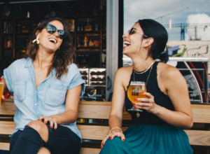 SAZNALA JE DA JE MUŽ VARA, A ONDA JE USLEDIO VELEOBRT: Upoznala je ljubavnicu i priča je otišla u neočekivanom smeru!