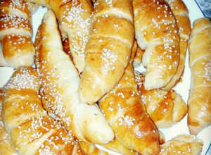 NAJVAZDUŠASTIJE KUKURUZNE KIFLICE KOJE ĆE PROBUDITI SVA VAŠA ČULA: Mogu da budu i slane i slatke, a tražiće se jedna više!