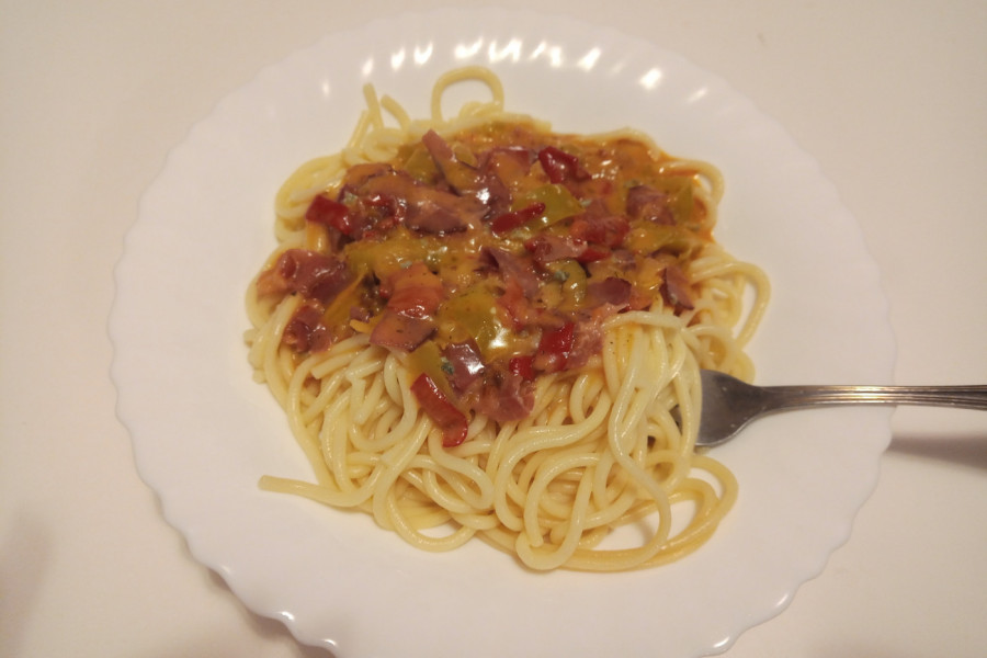 RECEPTI BIVŠIH MOMAKA: Brza ukusna pasta od buđavog sira