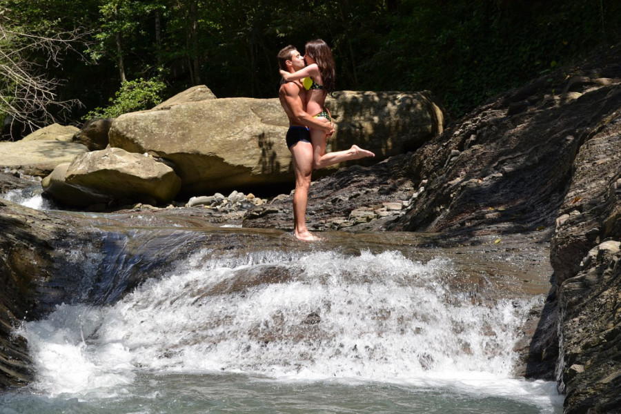 NAJBOLJE POZE TOKOM VRELIH DANA! Barem jednu morate probati još večeras!