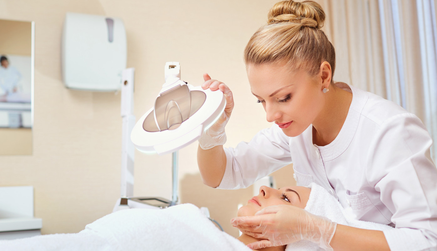 OTIŠLA SAM KOD KOZMETIČARA I OSTALA OBELEŽENA DO KRAJA ŽIVOTA! Jeziva životna priča obišla svet!