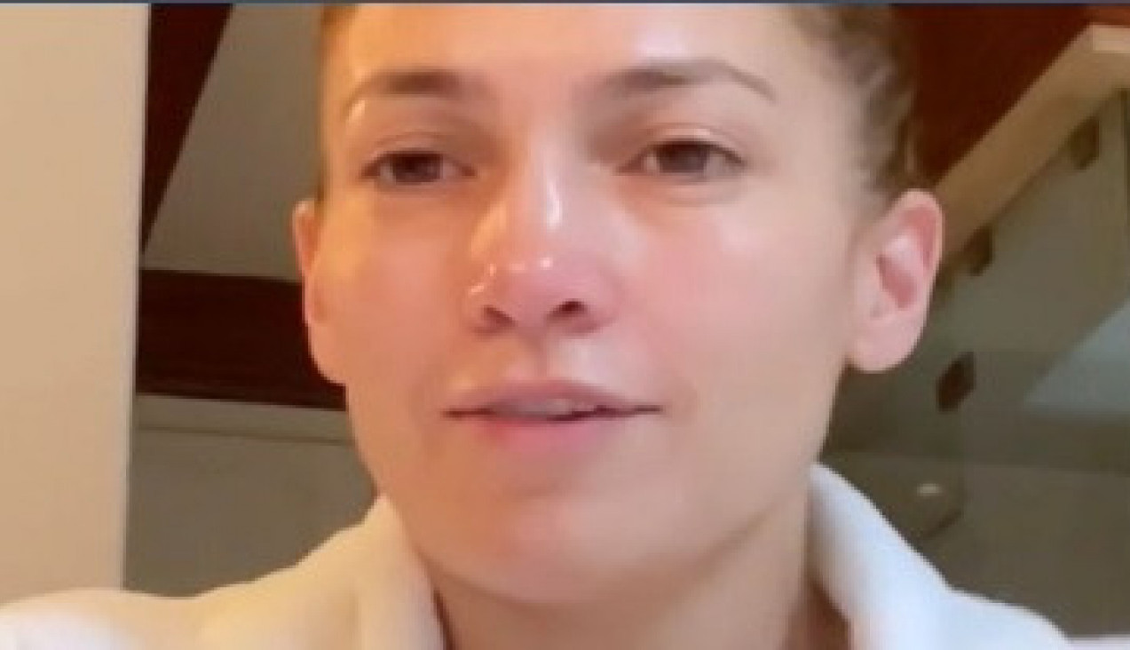 DA LI JE PREPOZNAJETE?! Ova svetska zvezda pozirala je bez šminke i mnogi kažu da je lepa kao anđeo, šta vi mislite?