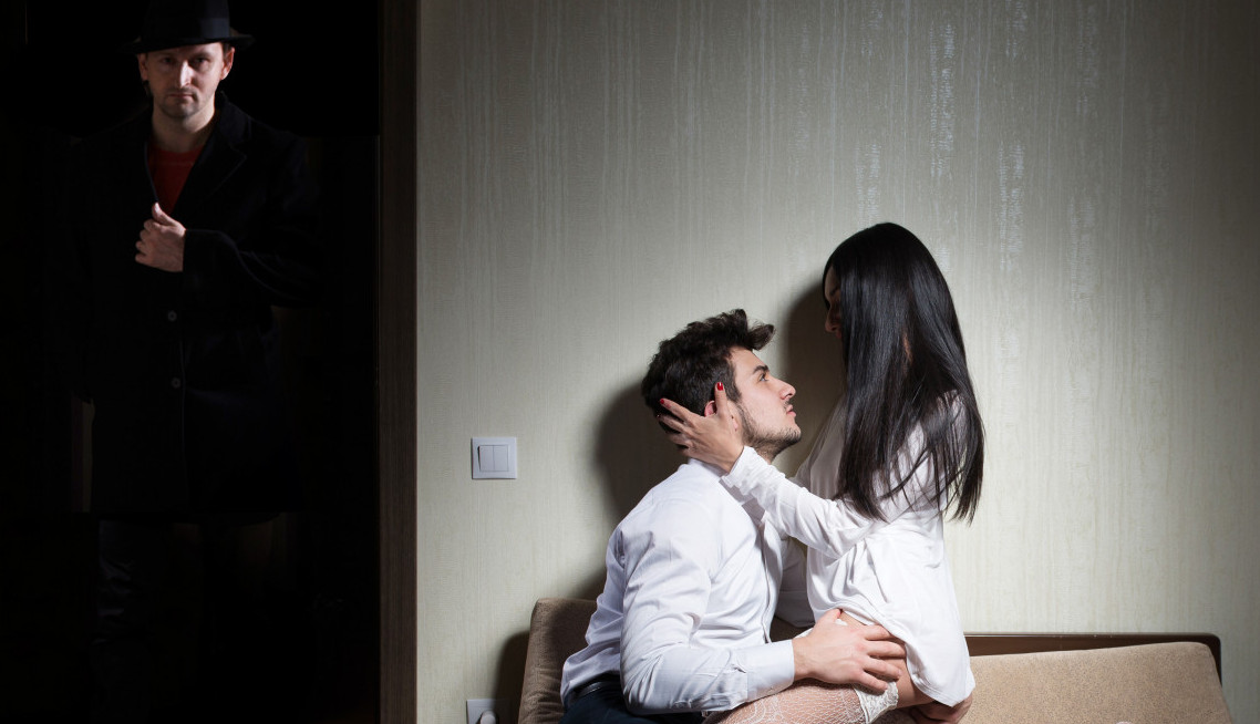 ŽELIM DA GLEDAM ŽENU KAKO VODI LJUBAV SA SVOJIM ZETOM, kako da joj to saopštim? Šokantna ispovest ovog muškarca ostavlja bez reči, a evo o čemu je reč!