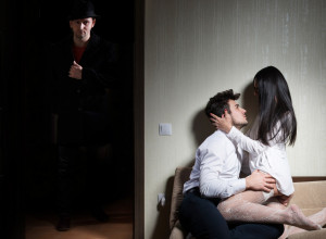 OSTAVIO SAM ŽENU KOD KUĆE DA SAČEKA KUMA DA NAM MONTIRA KUHINJU: Trebalo mu je mnogo vremena, a onda sam jednog dana došao ranije kući!