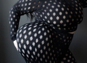 SRPKINJA IMA NAJVEĆU ZADNJICU NA SVETU! Operacije je platila više od 100.000 evra,  a novom kombinacijom je šokirala! (FOTO, VIDEO)