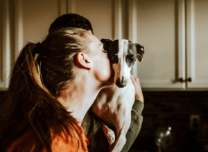 DA LI VLASNICI PASA VIŠE VOLE LJUBIMCA OD PARTNERA? Šokanto istraživanje podelilo je javnost!