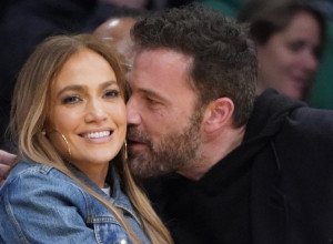 ŠTA SE KRIJE IZA PRSTENA KOJI JE DŽENIFER DOBILA OD BENA? Fanovi u šoku, sve se ponavlja kao 2002?!