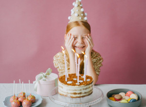 DETE TRAŽILO TORTU ZA ROĐENDAN KOJA JE PRESTRAVILA SVE REDOM! Gosti u šoku, nikome nije bilo jasno sta se dešava!