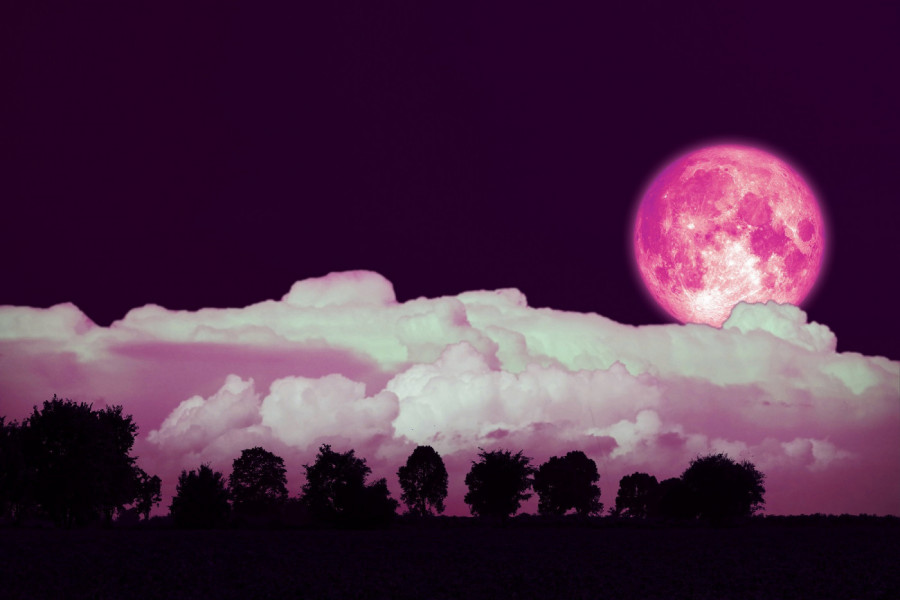 MOĆ RUŽIČASTOG PUNOG MESECA: Saznajte šta donosi kad stigne u Vagu i kako će uticati na vaš znak!