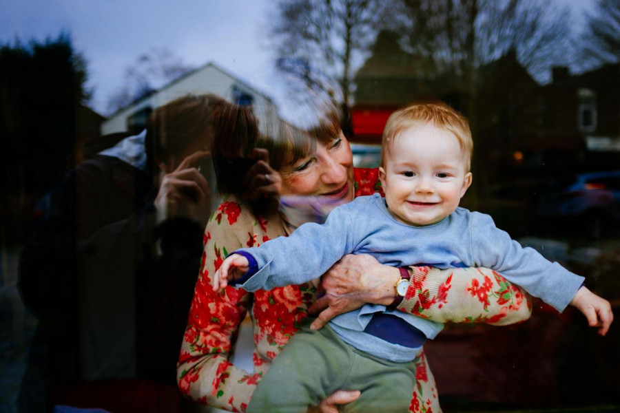 BAKA JE ODBILA DA ČUVA UNUKE I SA ĆERKOM JE PREKINULA SVAKI KONTAKT! Iznenadiće vas reakcije ljudi širom sveta na ovu priču!